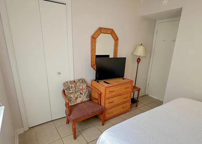 Surf & Racquet Club Ii Apartment