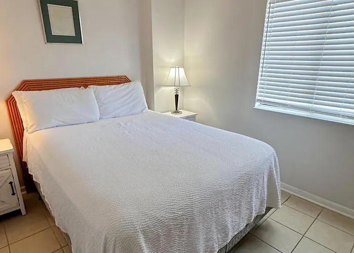 Surf & Racquet Club Ii Apartment